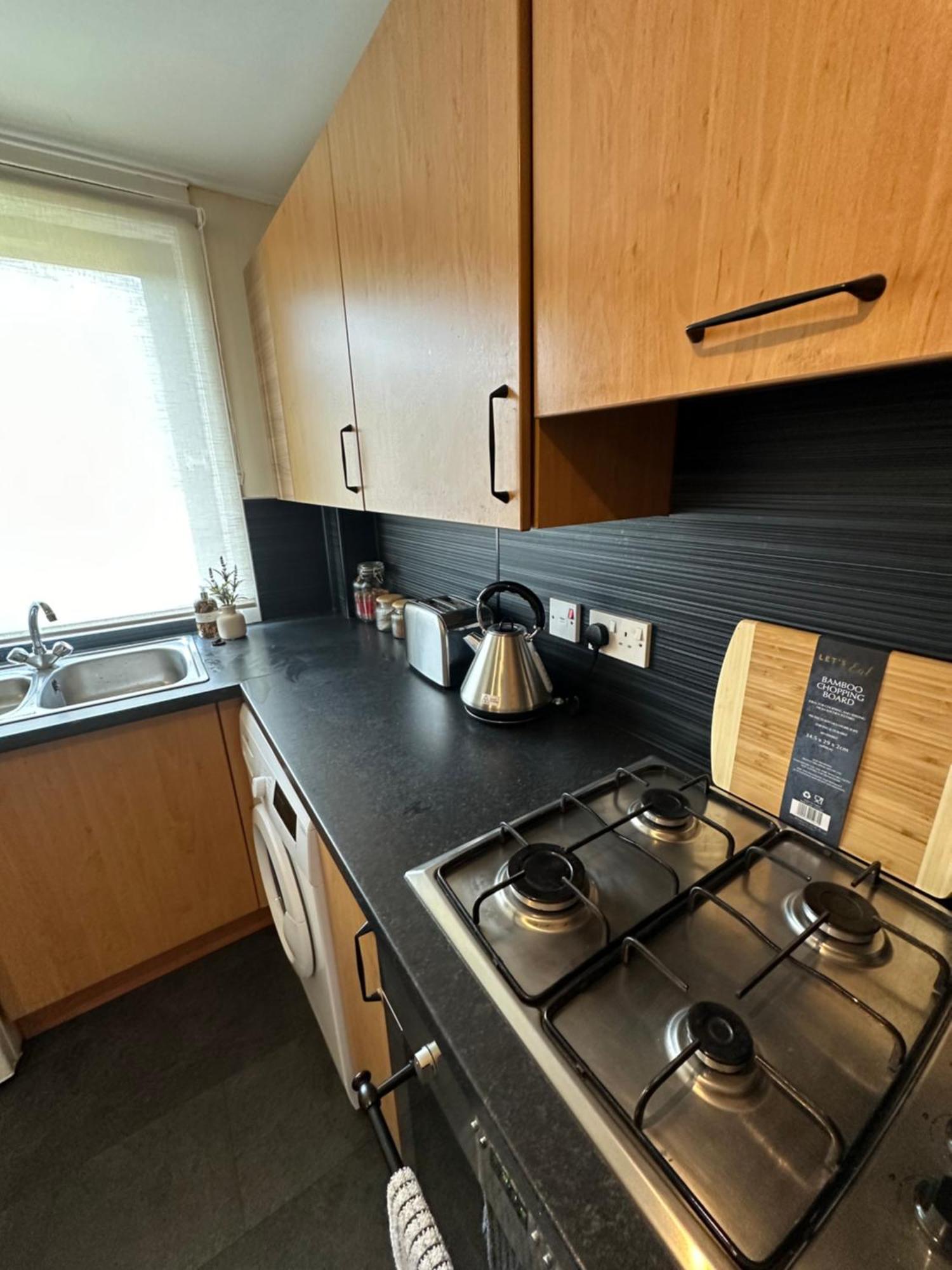 Spacious 3 Bedroom Flat Close To City Center Dalneigh Bagian luar foto